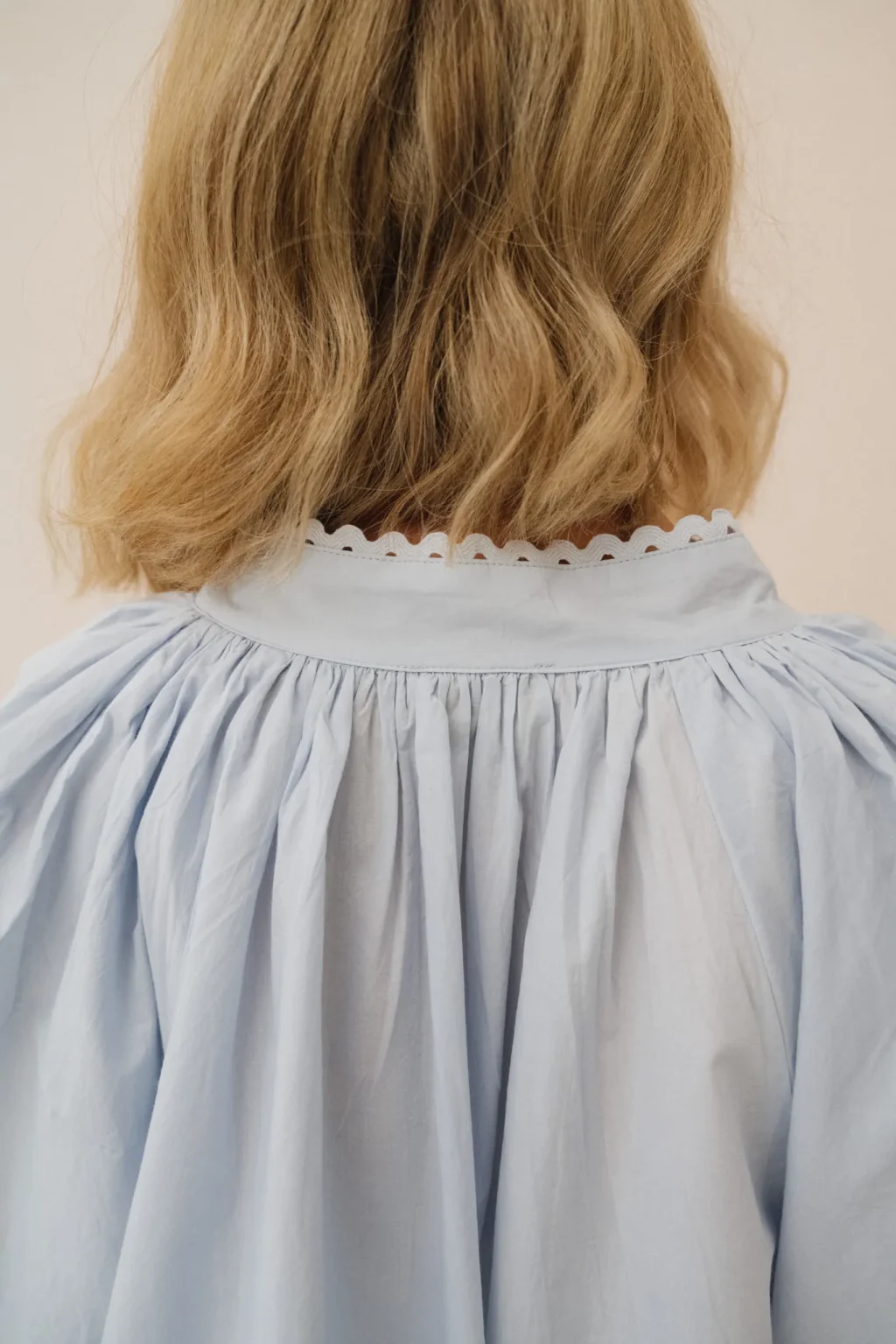 jannie-blouse-aimee-femme-bleu-clair-matiere-1.webp