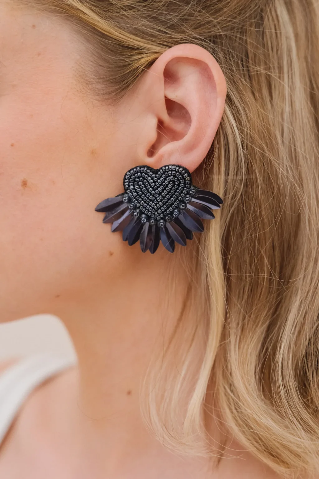 jannie-boucles-louise-femme-bleu-nuit-3.webp