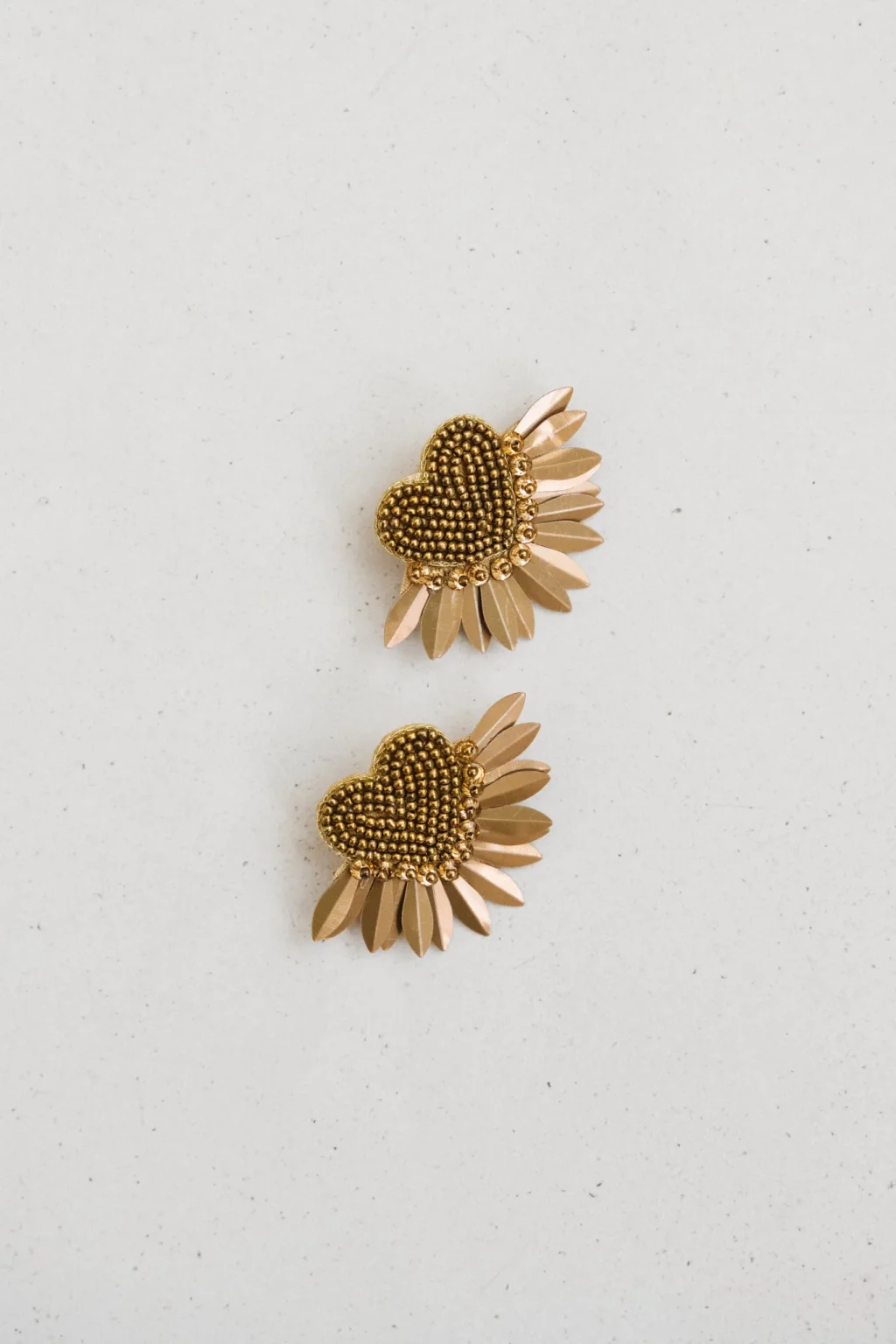 jannie-boucles-louise-femme-dore-1.webp