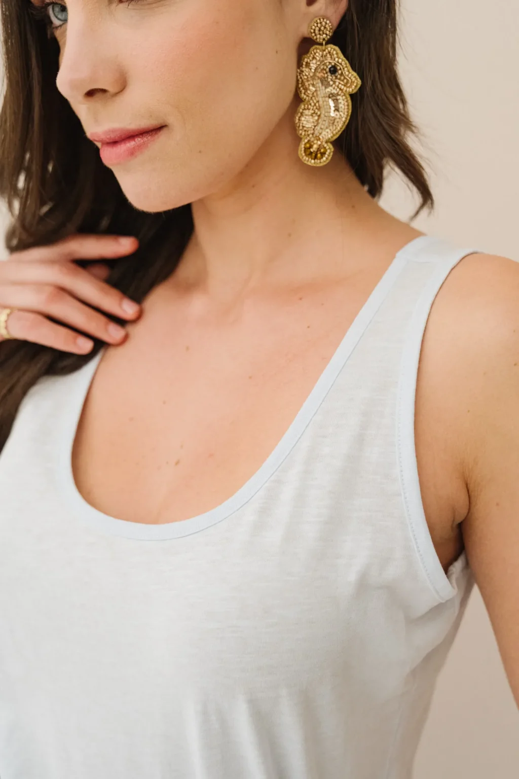 jannie-debardeur-laudine-boucles-blondie-femme-matiere-1.webp