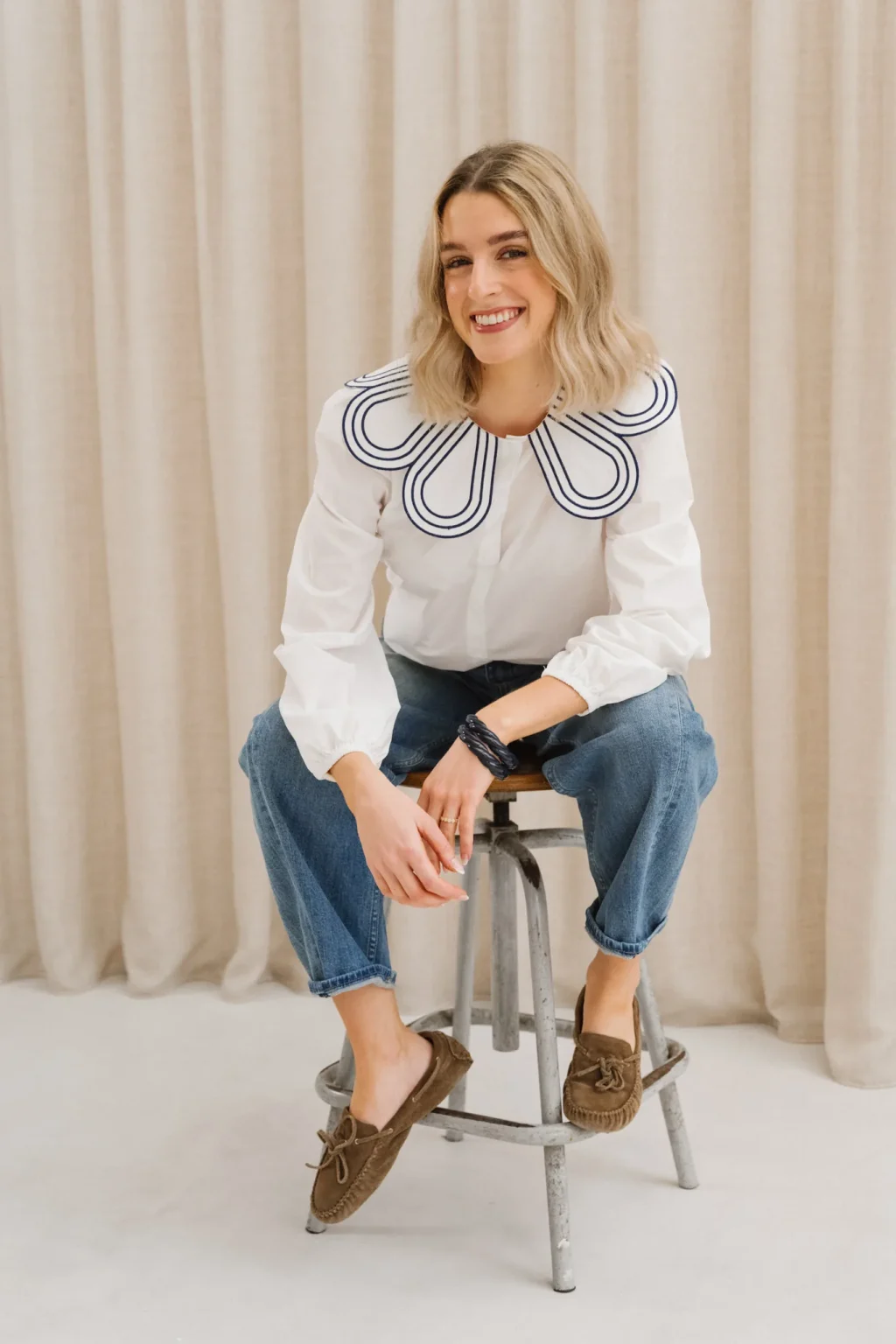 jannie-look-femme-chemise-marguerite-jean-virginie-1.webp