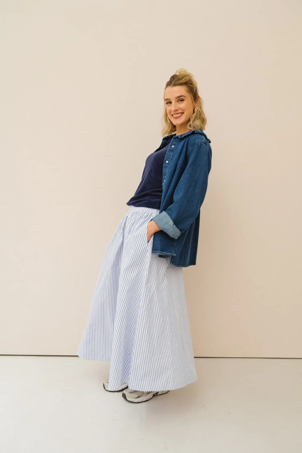 jannie-look-femme-debardeur-gisele-veste-felicie-jupe-juliette-1.webp