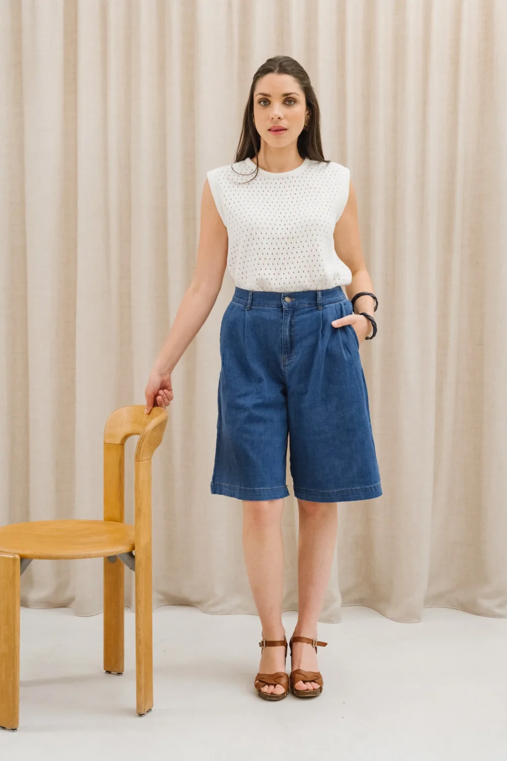 jannie-look-femme-top-marion-bermuda-louisiane-1.webp
