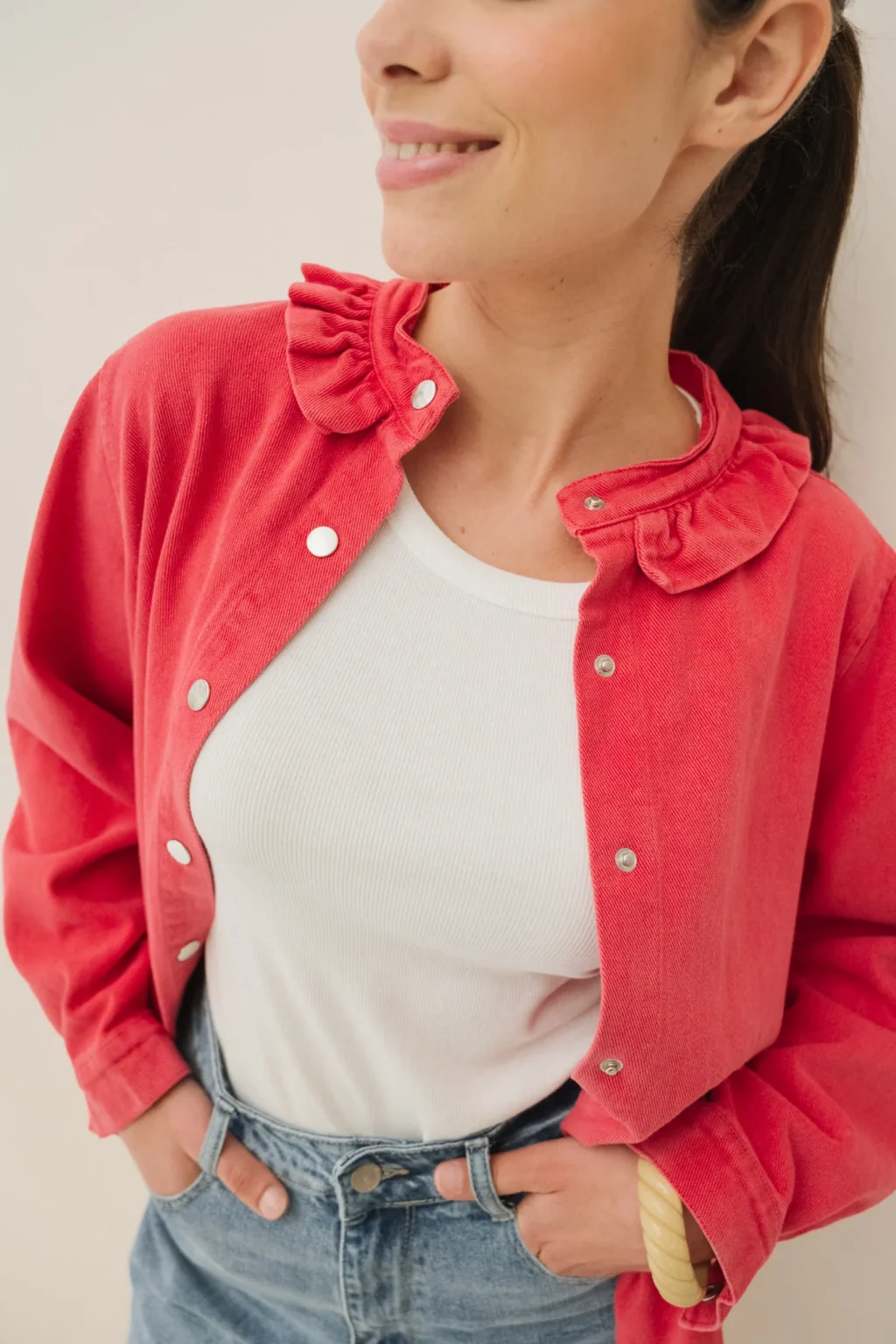 jannie-look-femme-veste-felicie-debardeur-celine-1.webp