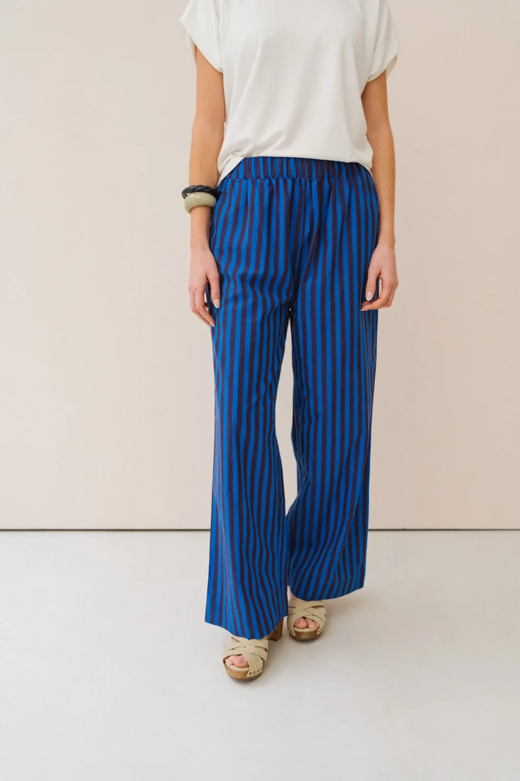 jannie-pantalon-claude-femme-1.webp