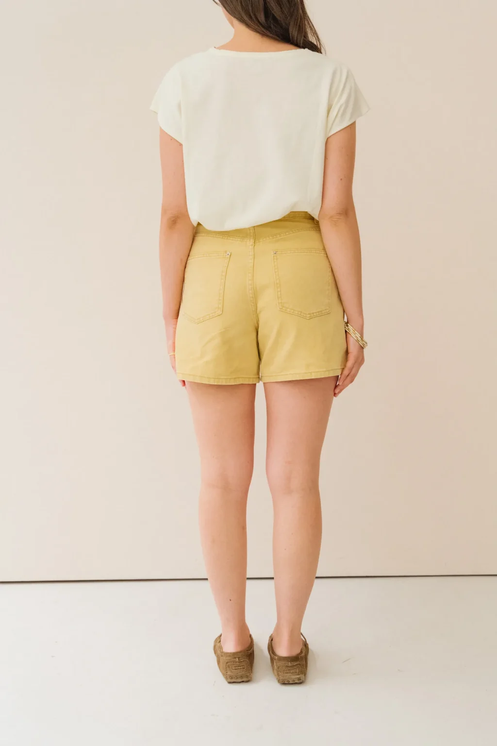 jannie-short-clara-femme-ocre-3.webp