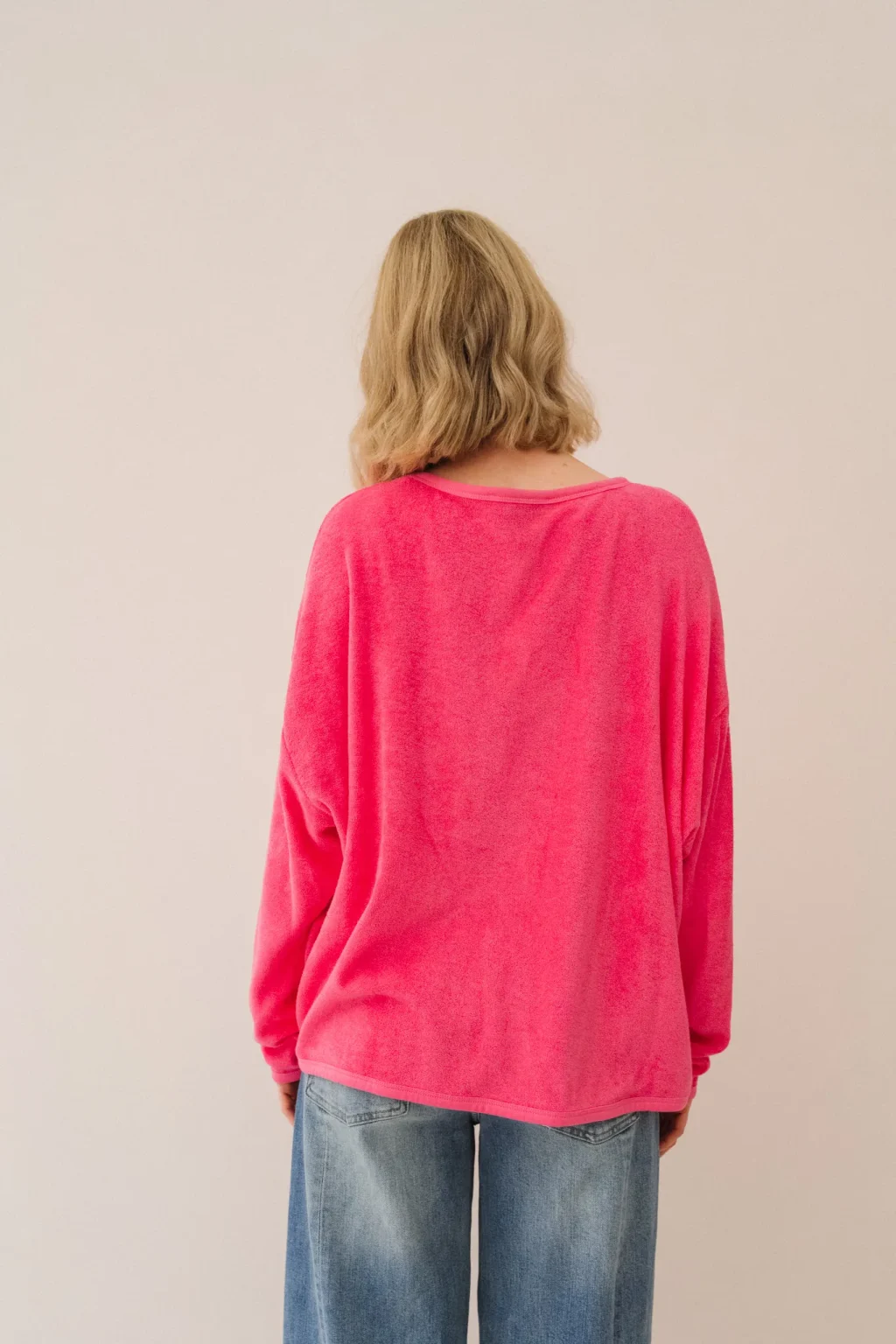 jannie-sweat-joanne-femme-rose-2.webp