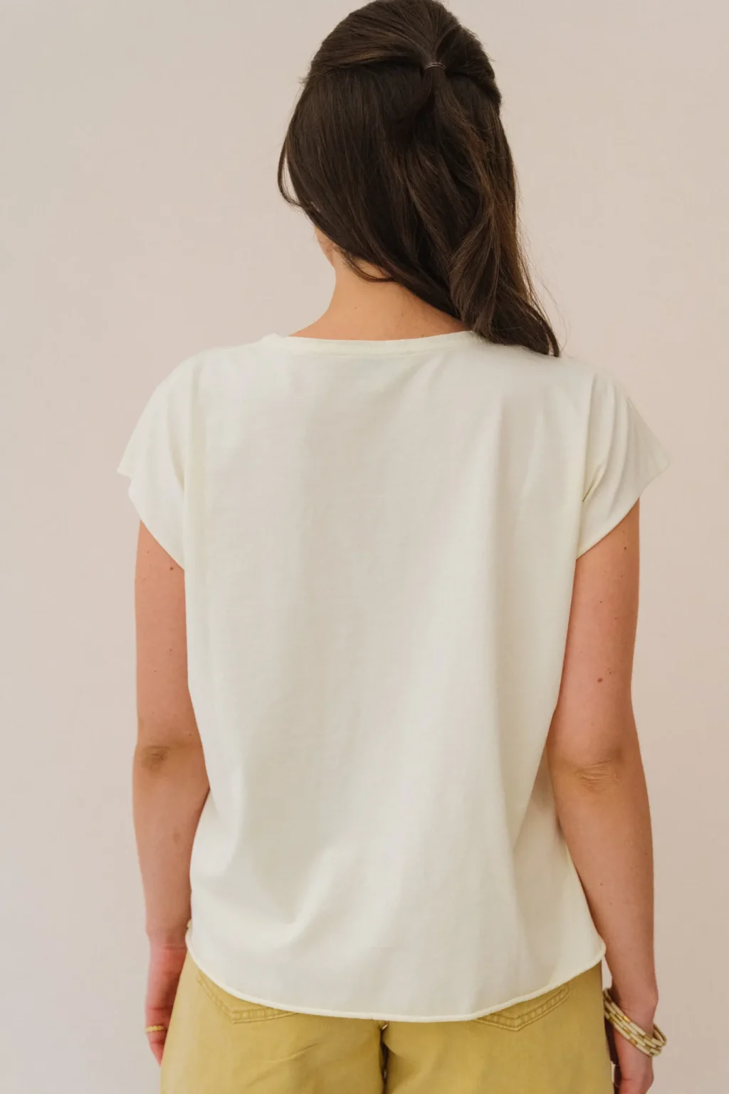 jannie-tee-shirt-anais-femme-beurre-2.webp
