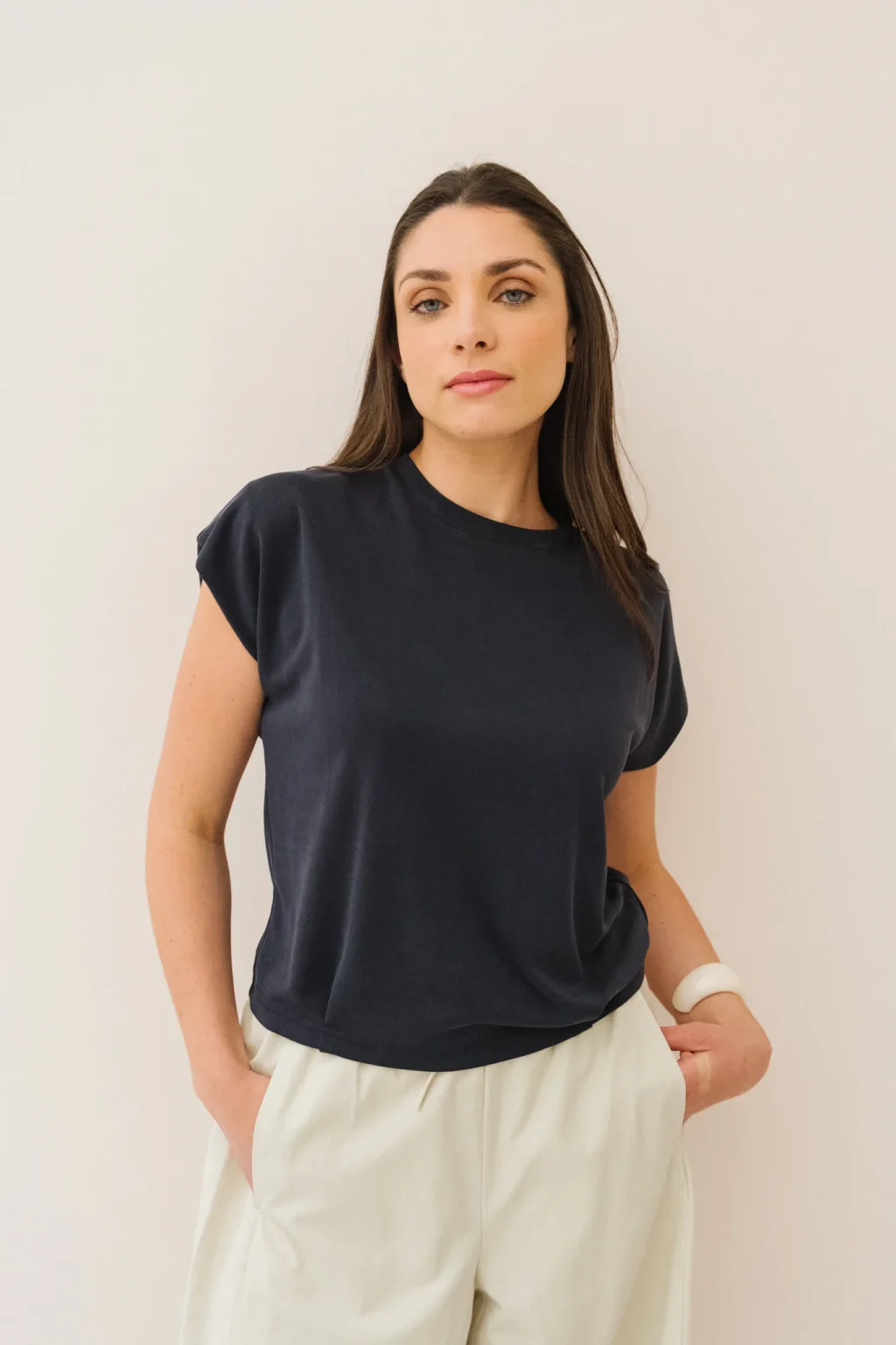 jannie-tee-shirt-lili-femme-bleu-nuit-1.webp