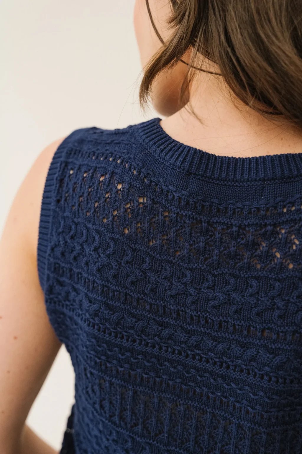 jannie-top-corinne-femme-bleu-marine-matiere-1.webp