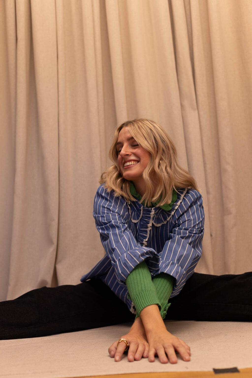 Tenue femme : chemise Charlie et pull Emile, Jannie
