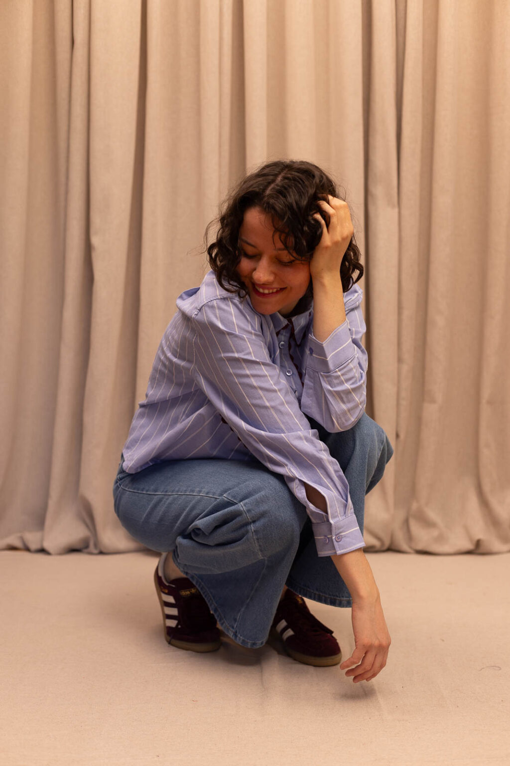 Tenue femme : chemise Chloé, Jannie