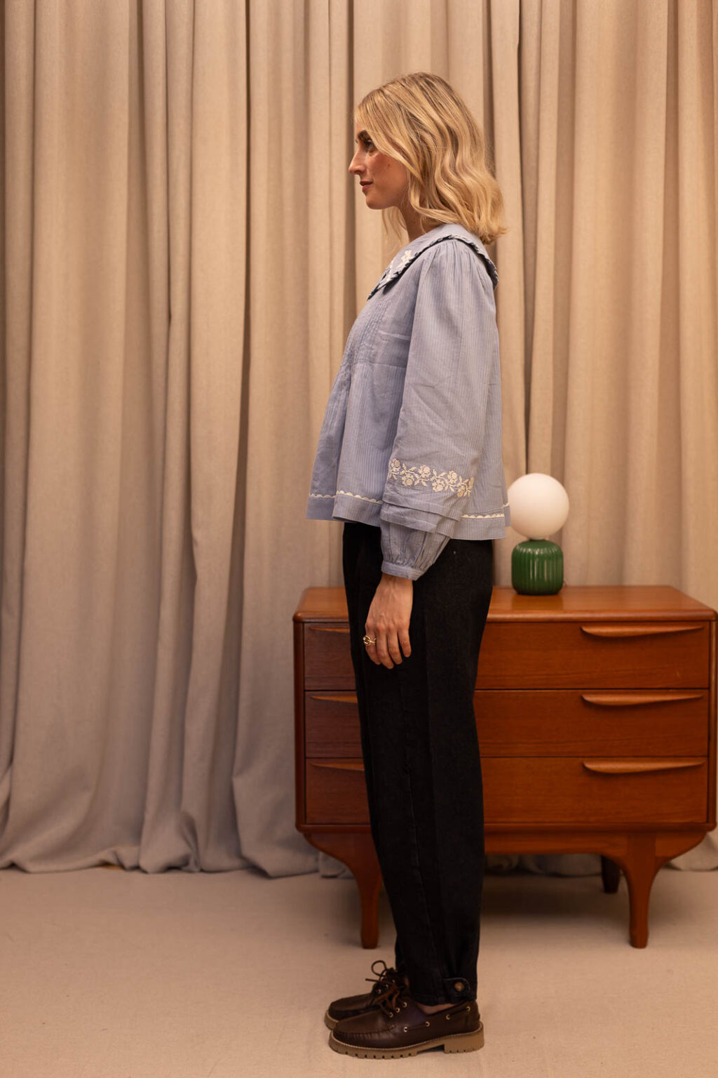 Tenue femme : chemise Odette et pantalon Swann, Jannie