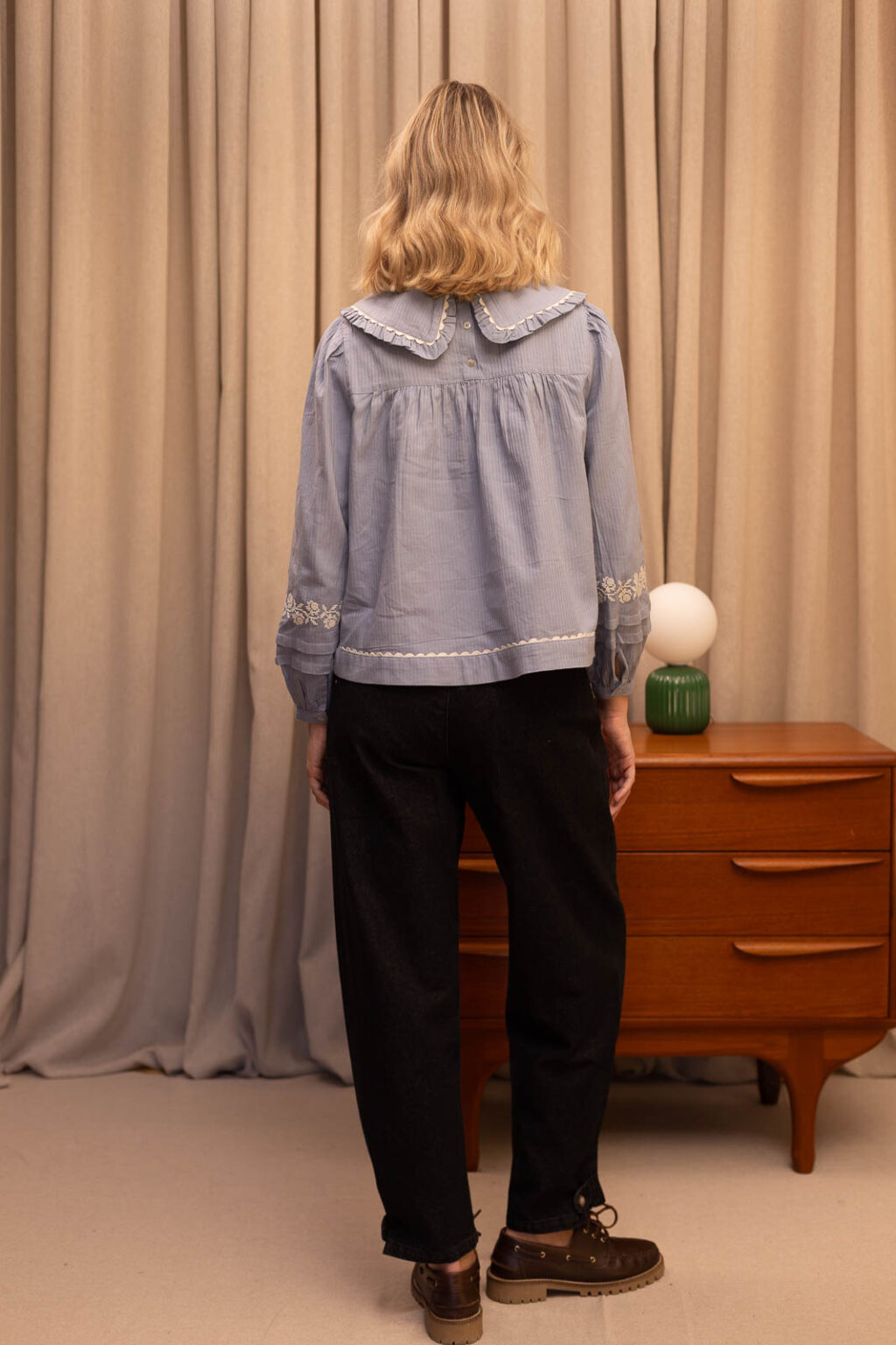 Tenue femme : chemise Odette et pantalon Swann, Jannie