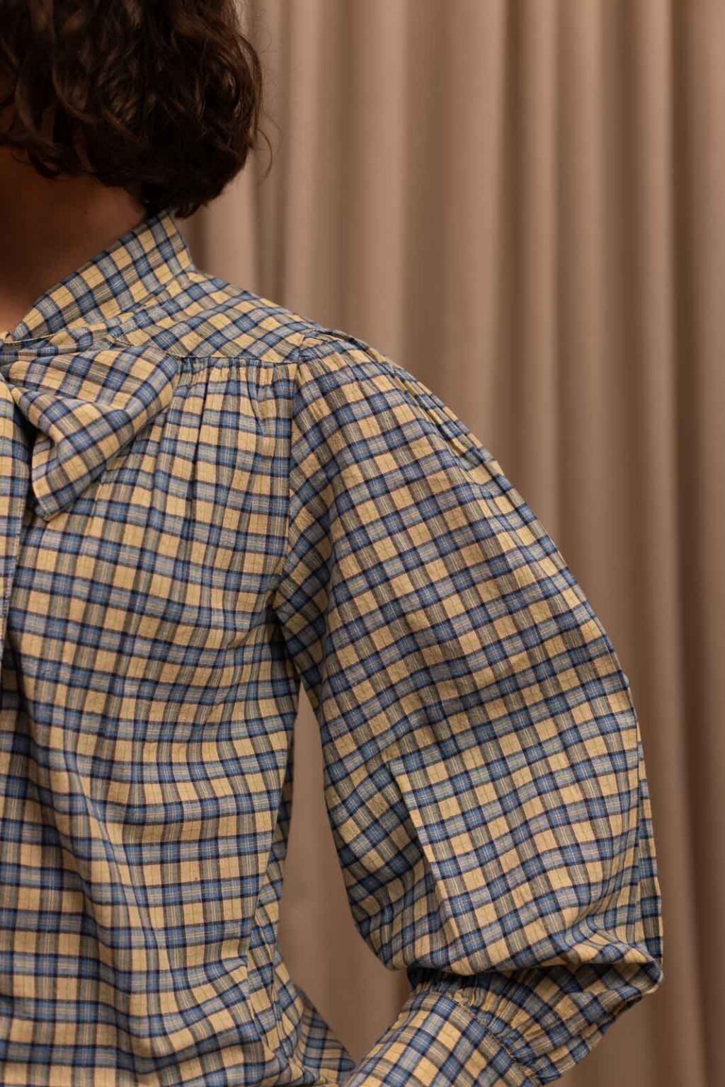 Détail matière de la chemise Rosalie, Jannie