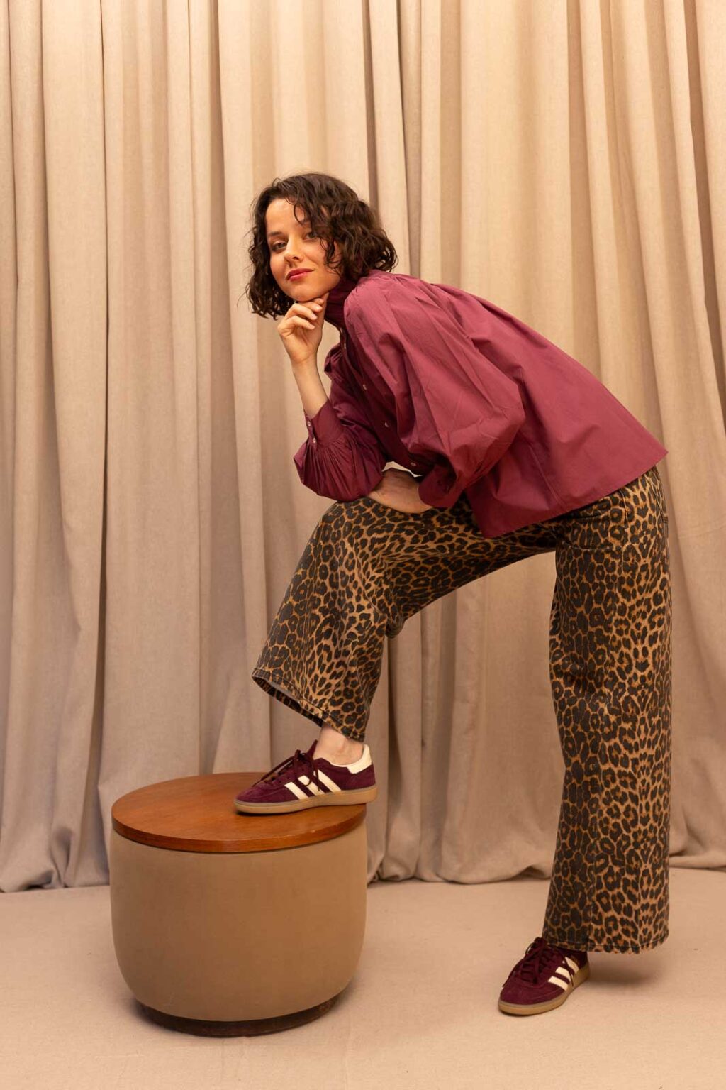 Tenue femme : chemise Suzon et pantalon Léon, Jannie