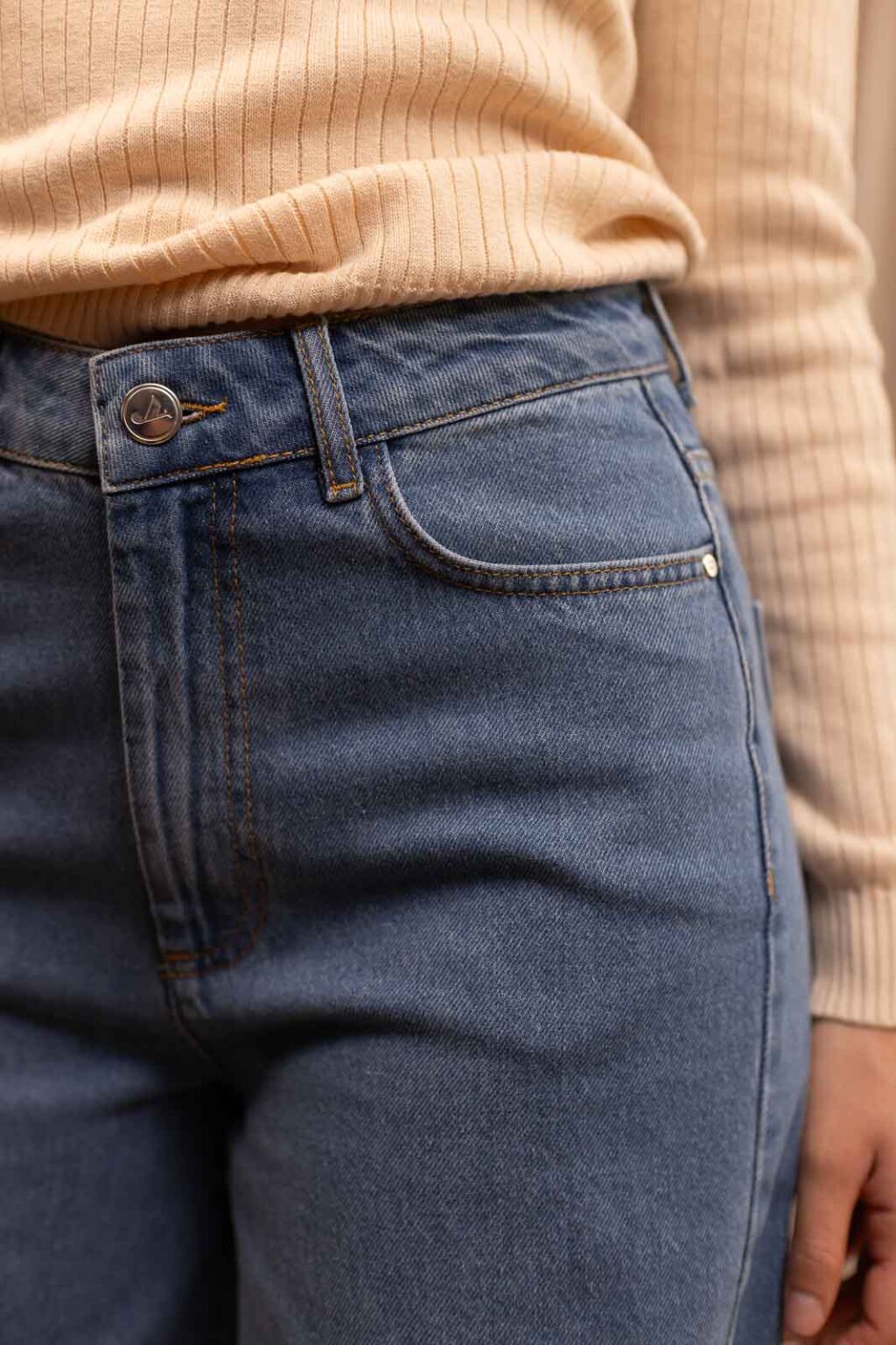 Détail matière du jean Billie, Jannie