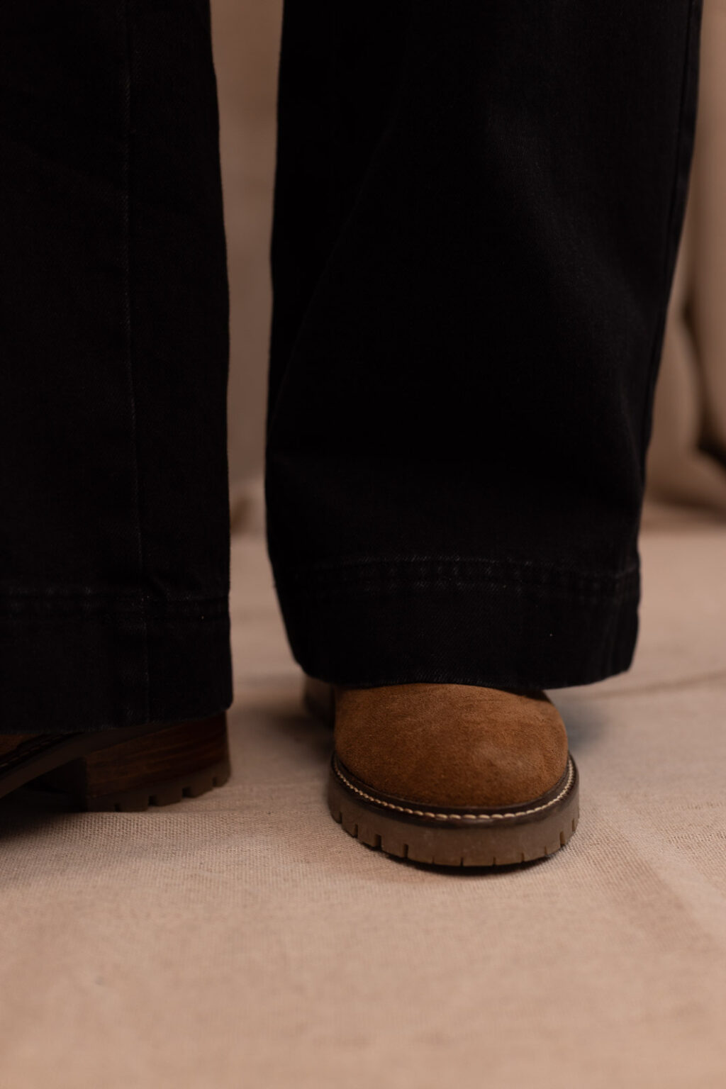 Détail matière des jeans noir Théo, Jannie