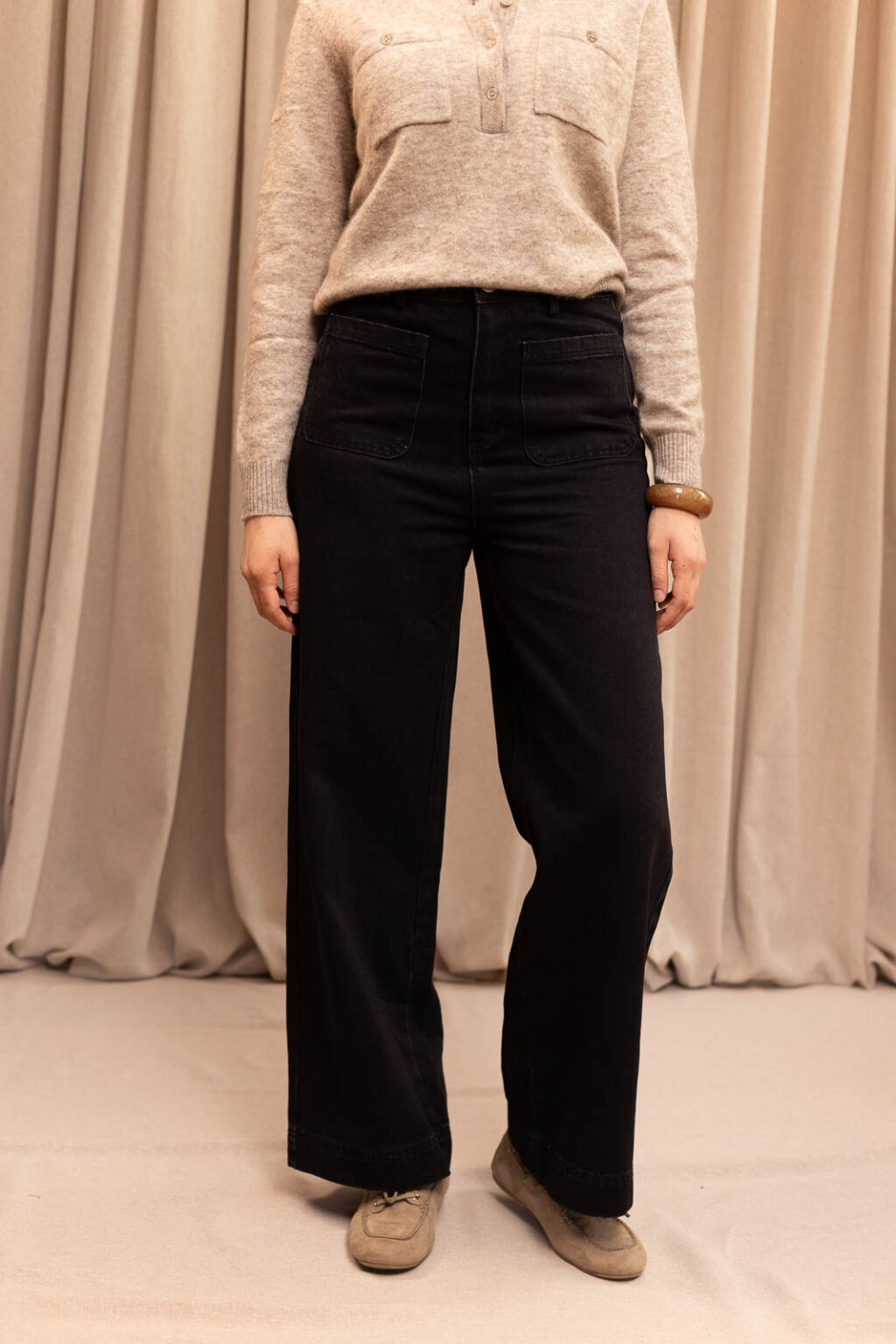 Détail matière des jeans noir Théo, Jannie