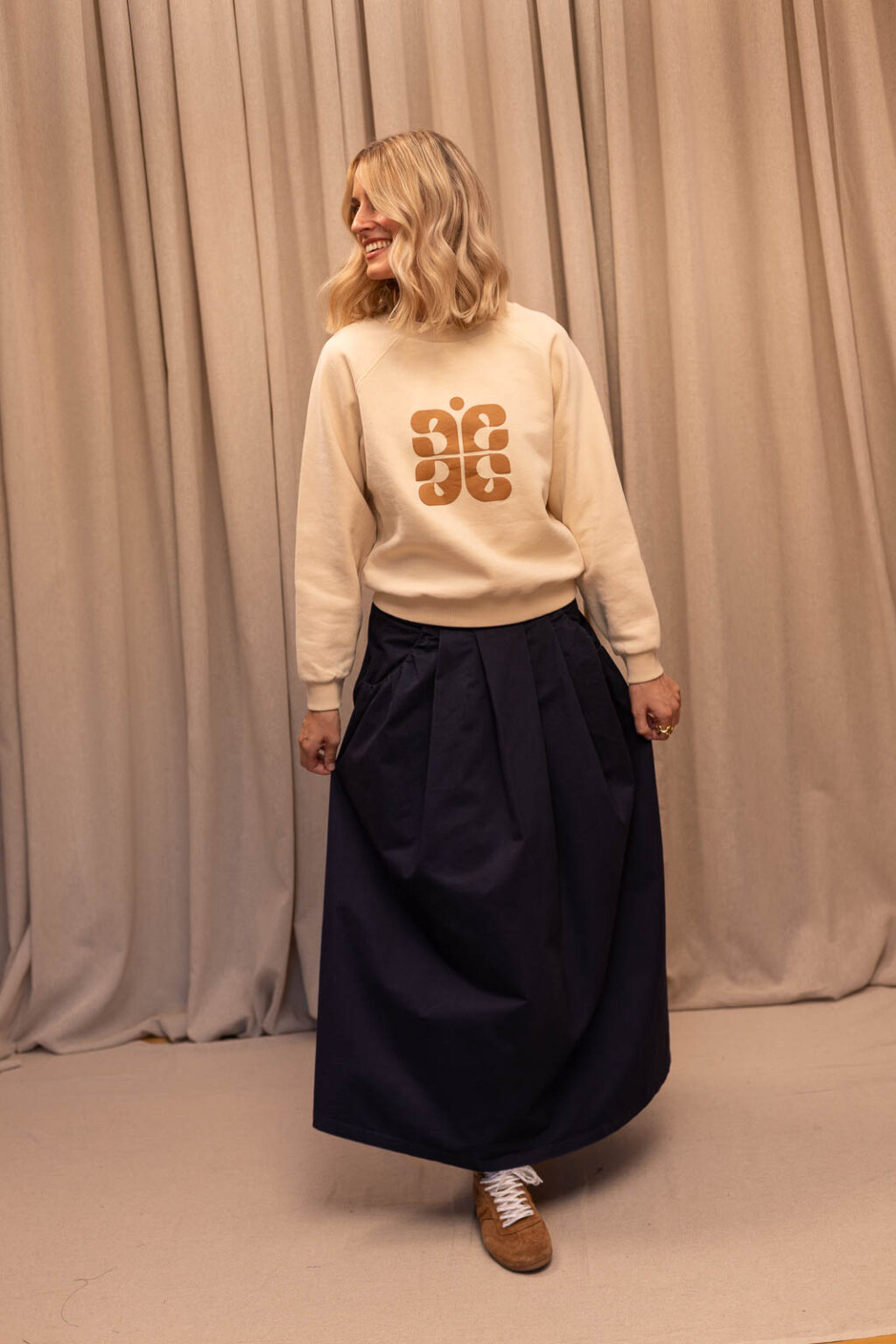 Tenue femme : jupe Ninon, Jannie