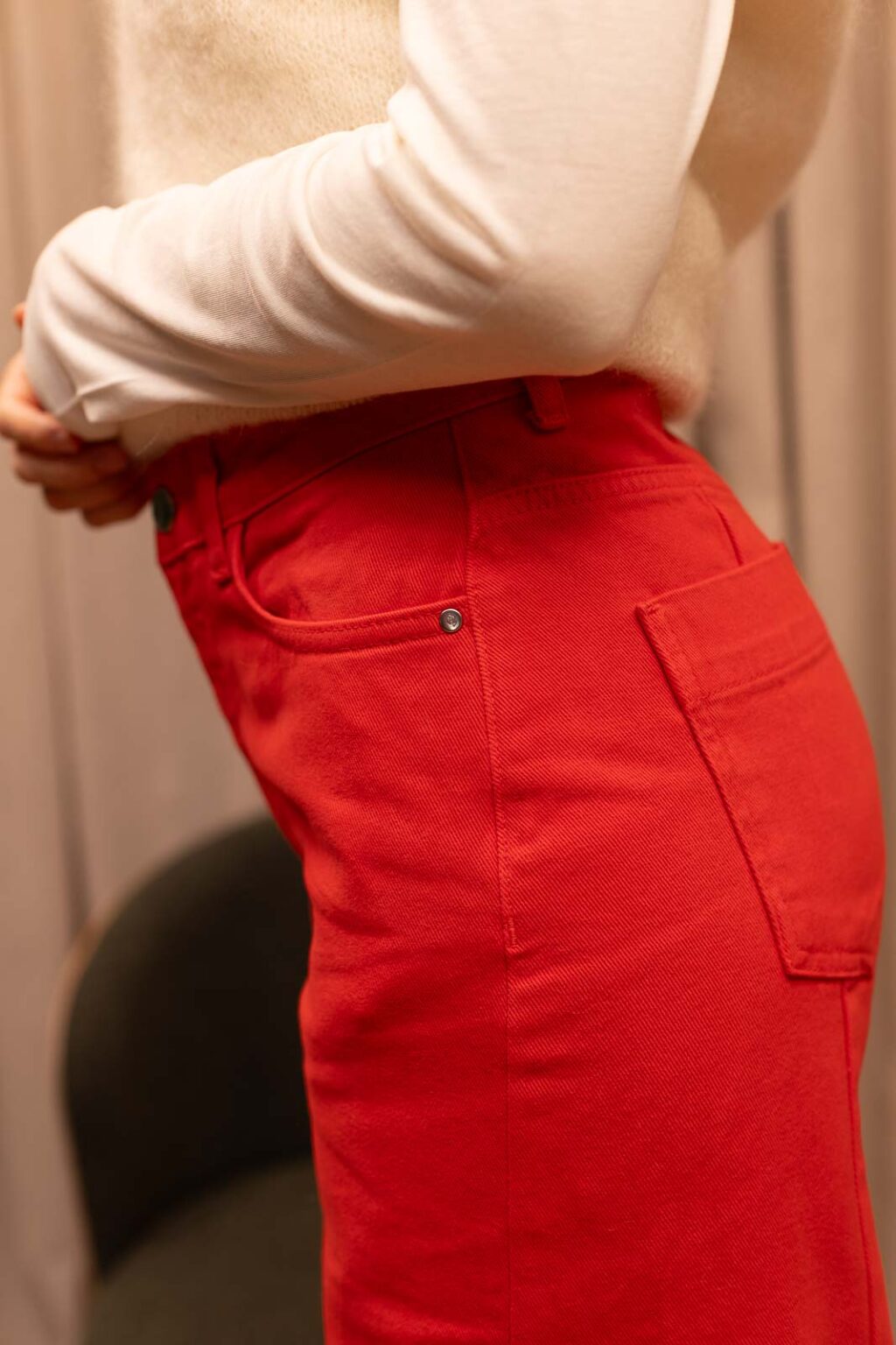 Détail matière du pantalon Basile, Jannie