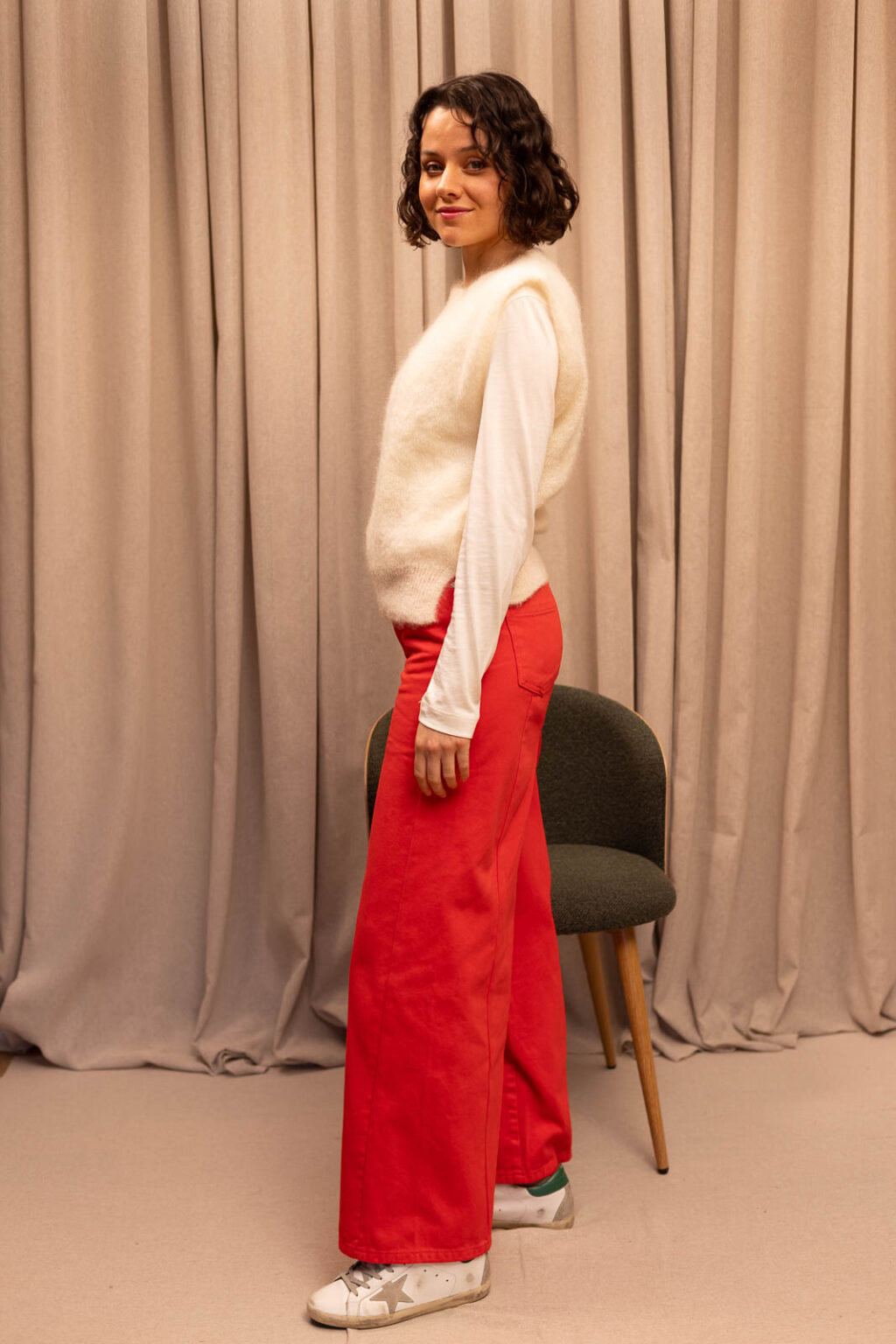 Tenue femme : pantalon Basile et pull sans manches Léandre, Jannie