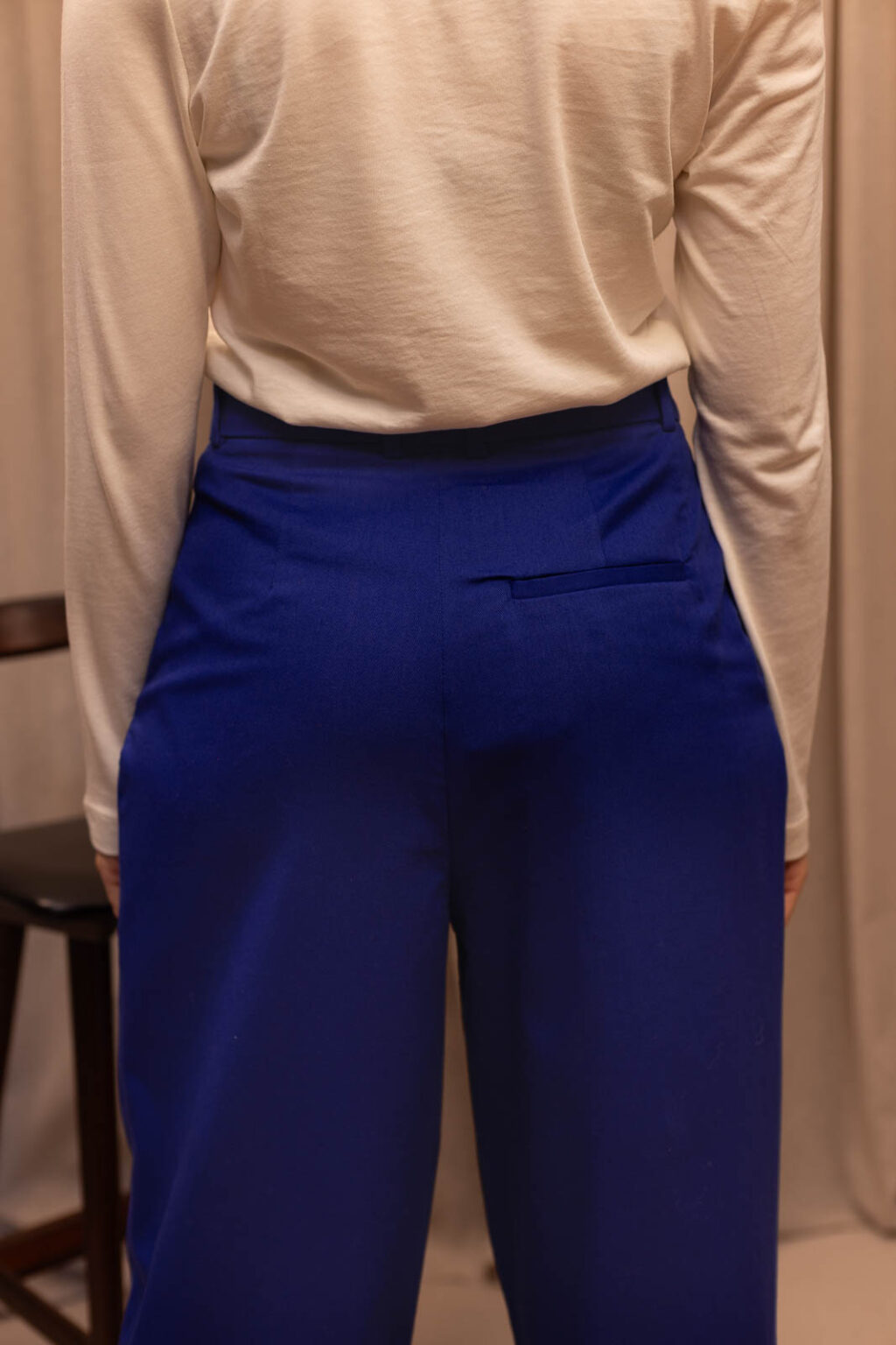 Détail matière du pantalon Jules, Jannie