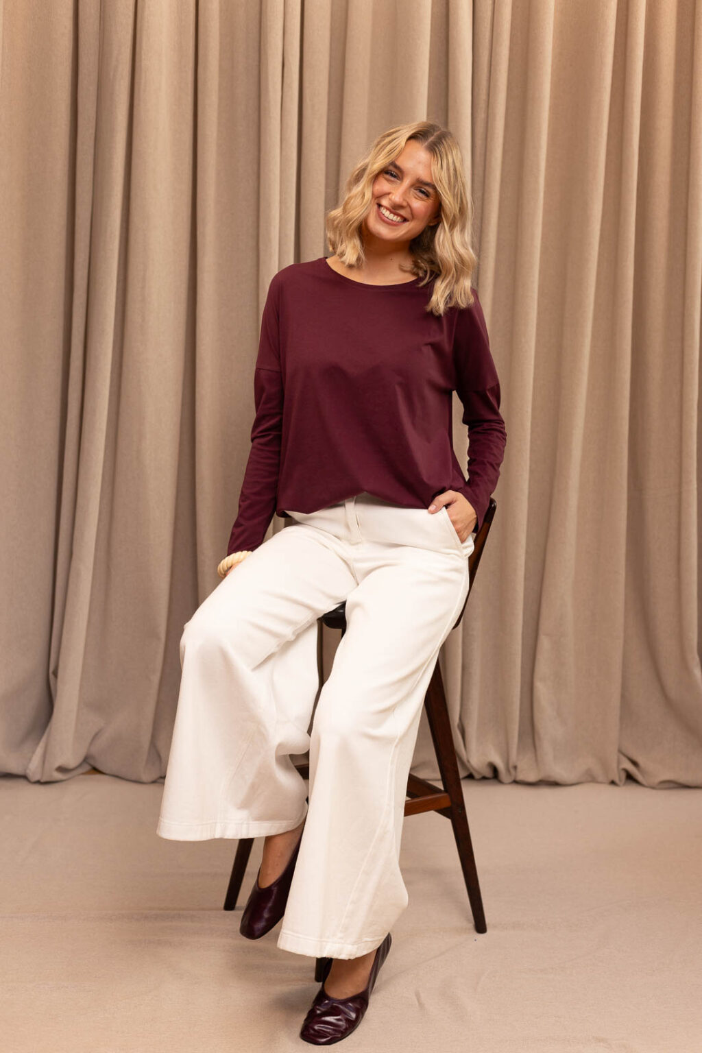 Tenue femme : pantalon Malo et tee-shirt Valentin, Jannie