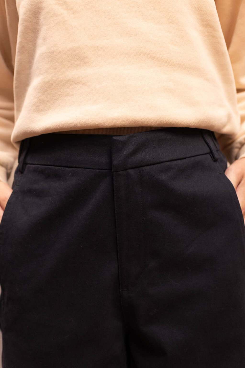 Détail matière du pantalon Will, Jannie