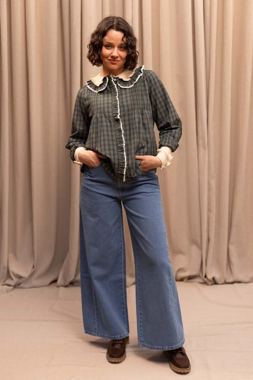 Tenue femme : pull Emile et chemise Eugénie, Jannie