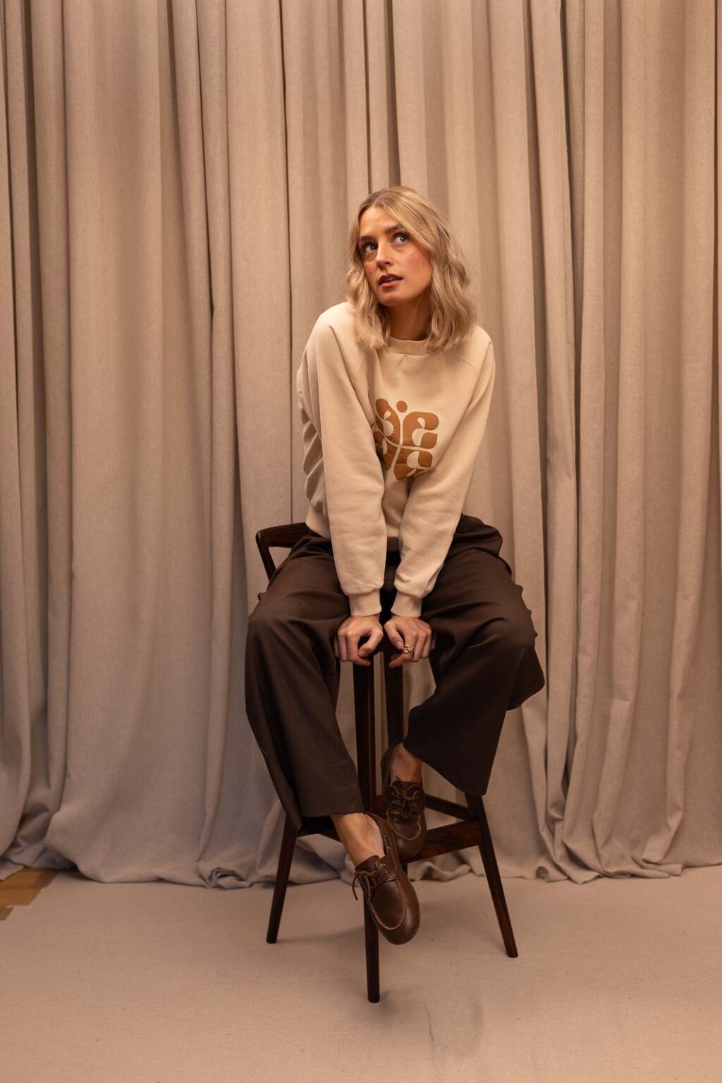 Tenue femme : sweat Armand et pantalon Robin, Jannie