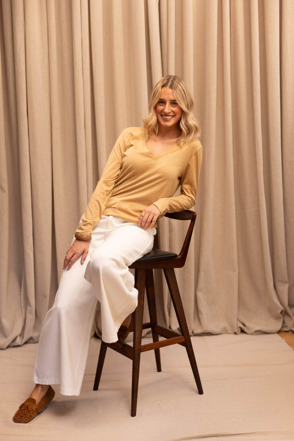Tenue femme : tee-shirt Edouard et pantalon Malo, Jannie